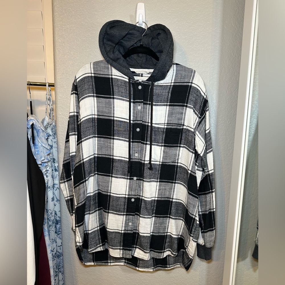 AEO Women’s Hooded Flannel